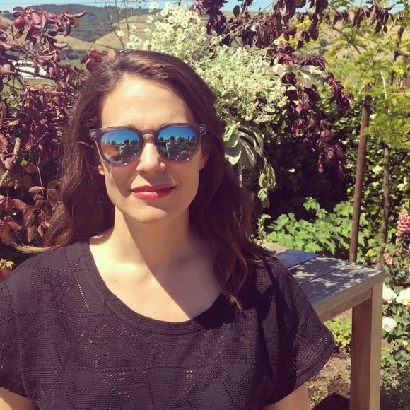 Meet your Posher, Karli - Picture 1 of 1